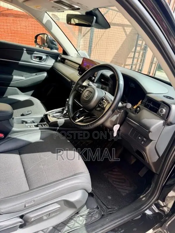 Honda VEZEL Z 2024 SUV (Used)
