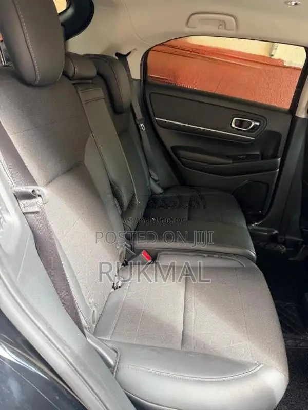 Honda VEZEL Z 2024 SUV (Used)