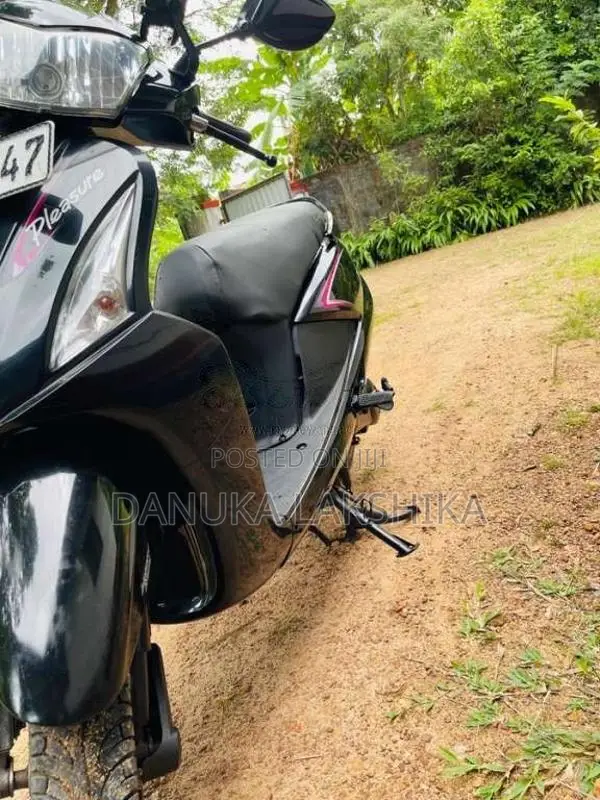 Hero Pleasure 2016 Motorbike (Used)