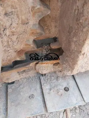 Komatsu Dash 7 2013 Heavy-Duty (Used)