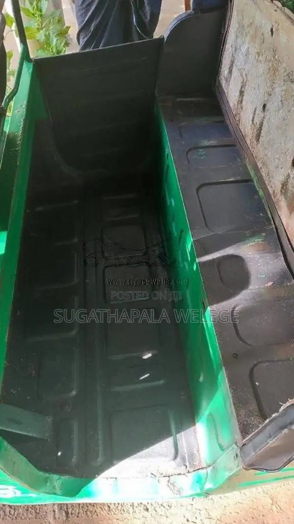 Bajaj 4 Stroke 2008 Three Wheel (Used)
