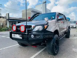 Toyota Hilux VIGO G GRADE SMART CAB 2010 Pickup (Used)