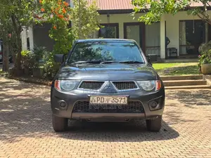 Mitsubishi L200 2011 Pickup (Used)