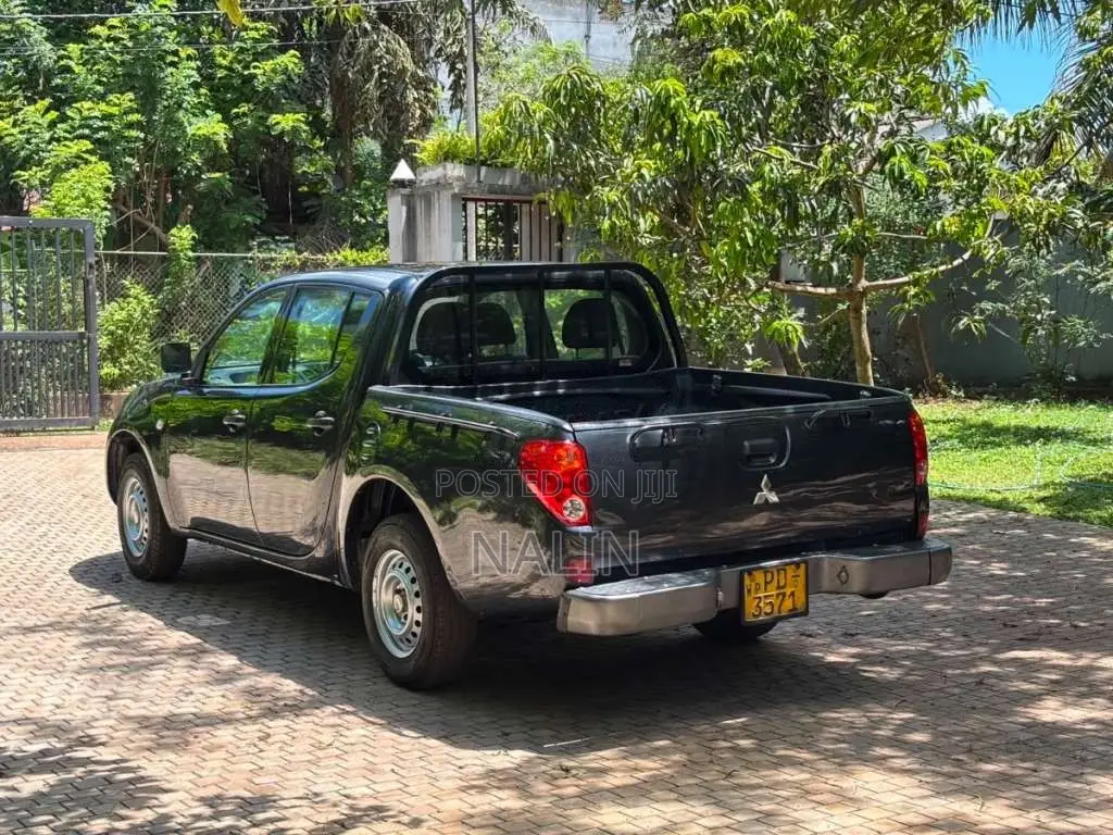 Mitsubishi L200 2011 Pickup (Used)