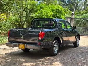 Mitsubishi L200 2011 Pickup (Used)