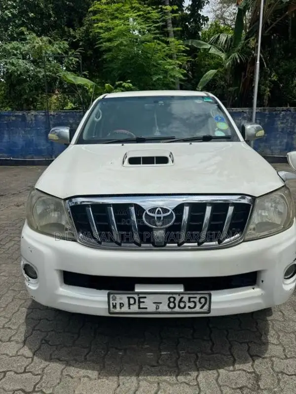 Toyota Hilux HE3 2013 Pickup (Used)