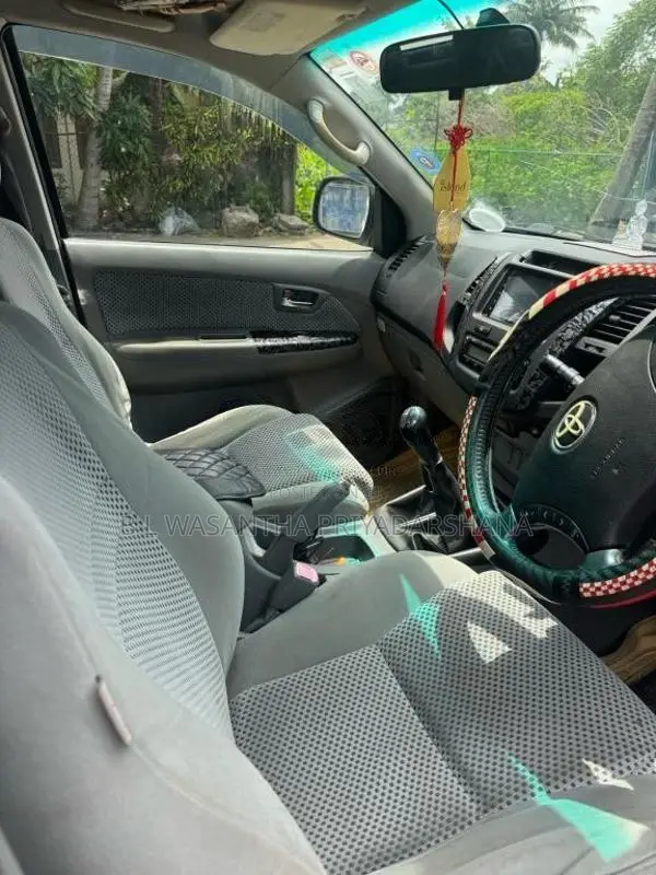 Toyota Hilux HE3 2013 Pickup (Used)