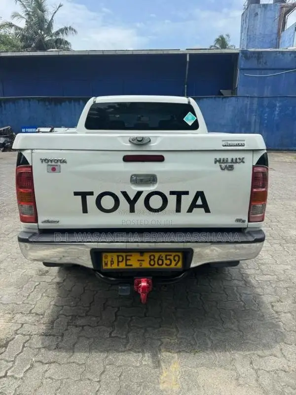 Toyota Hilux HE3 2013 Pickup (Used)