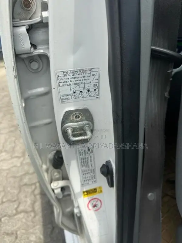 Toyota Hilux HE3 2013 Pickup (Used)