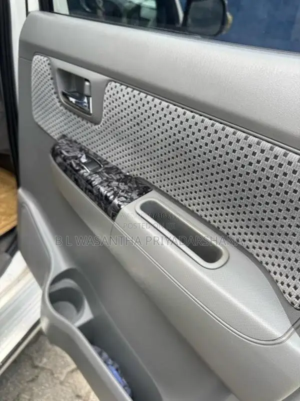 Toyota Hilux HE3 2013 Pickup (Used)