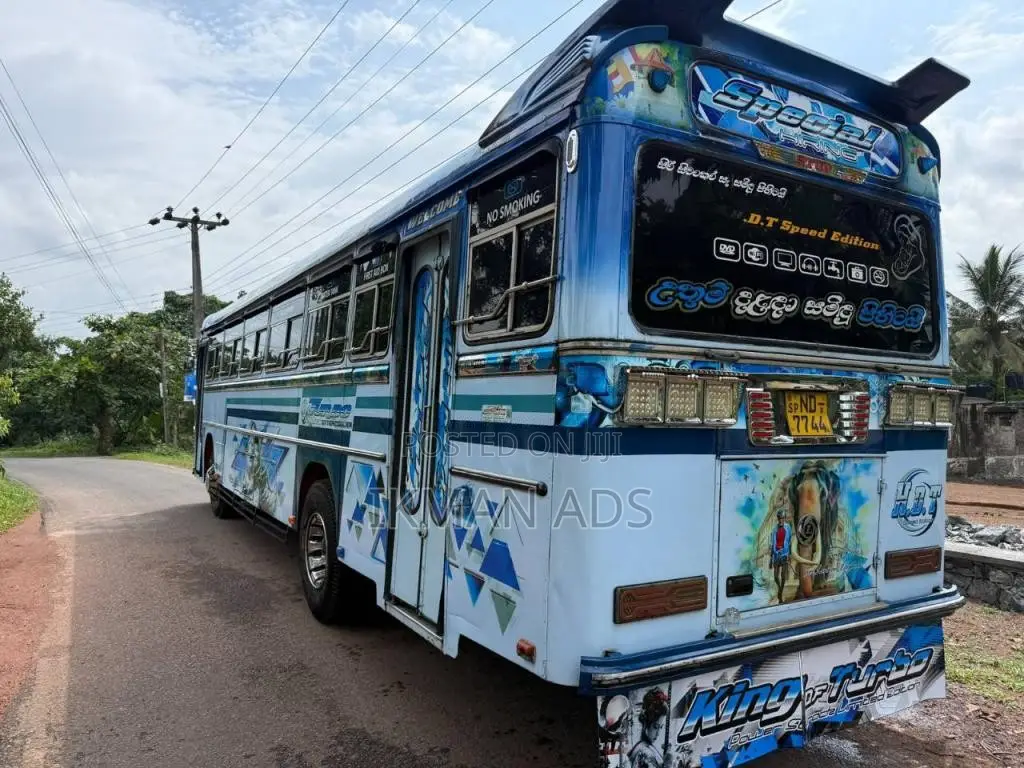 Ashok-Leyland Viking 2010 Bus (Used)