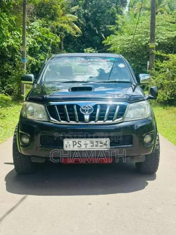 Toyota Hilux 2010 Pickup (Used)