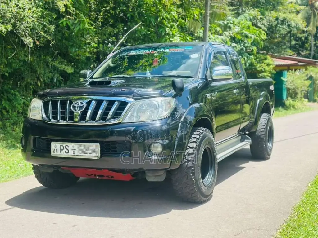 Toyota Hilux 2010 Pickup (Used)