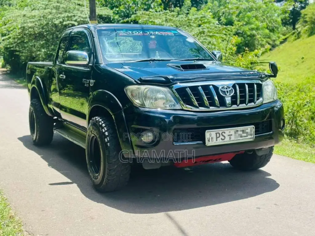 Toyota Hilux 2010 Pickup (Used)