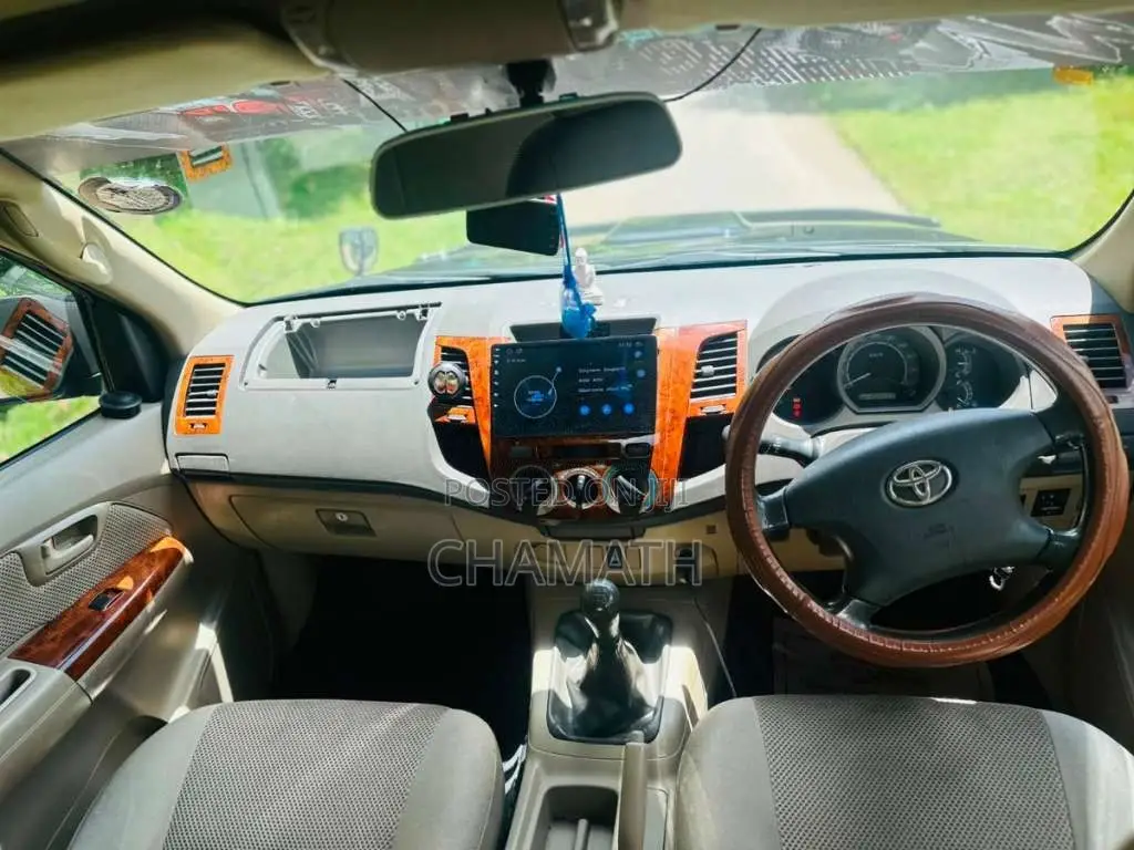 Toyota Hilux 2010 Pickup (Used)