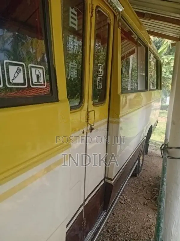 Isuzu Journey 1989 Bus (Used)