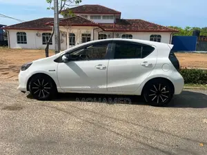 Toyota Aqua 2013 Car (Used)