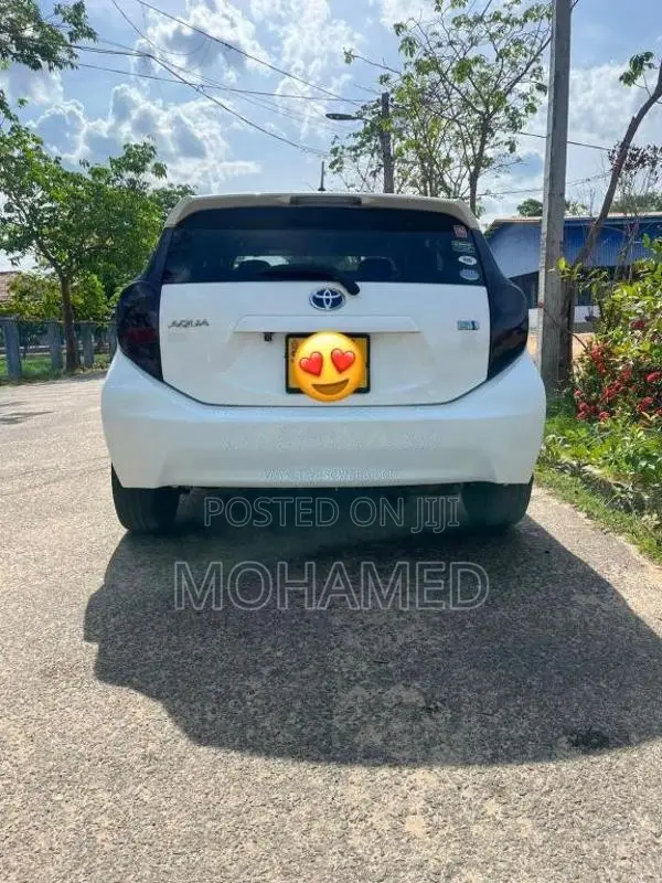 Toyota Aqua 2013 Car (Used)