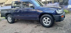 Toyota Hilux 2000 Pickup (Used)
