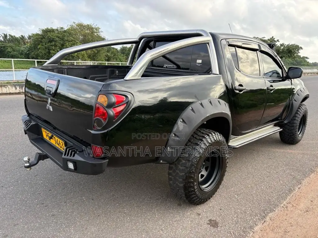 Mitsubishi L200 4X4 2007 Pickup (Used)