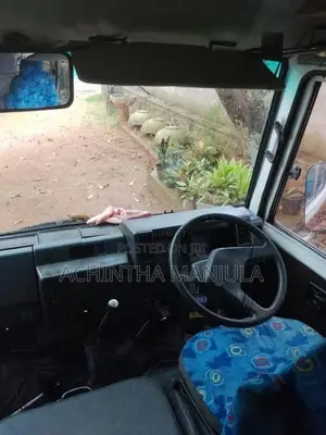 Isuzu Journey 1991 Bus (Used)