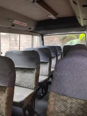 Isuzu Journey 1991 Bus (Used)
