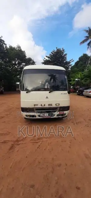 Mitsubishi Bola Rosa 2005 Bus (Used)