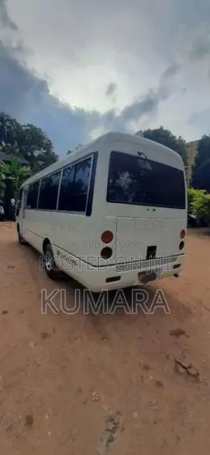 Mitsubishi Bola Rosa 2005 Bus (Used)
