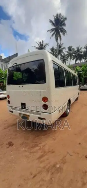 Mitsubishi Bola Rosa 2005 Bus (Used)