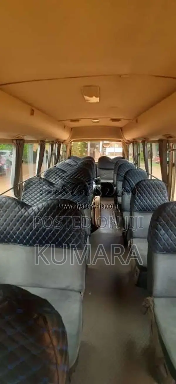Mitsubishi Bola Rosa 2005 Bus (Used)