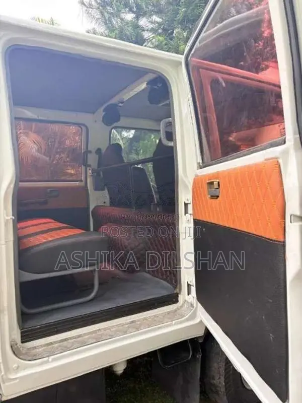 JAC Single Wheel 2012 Crew Cab (Used)