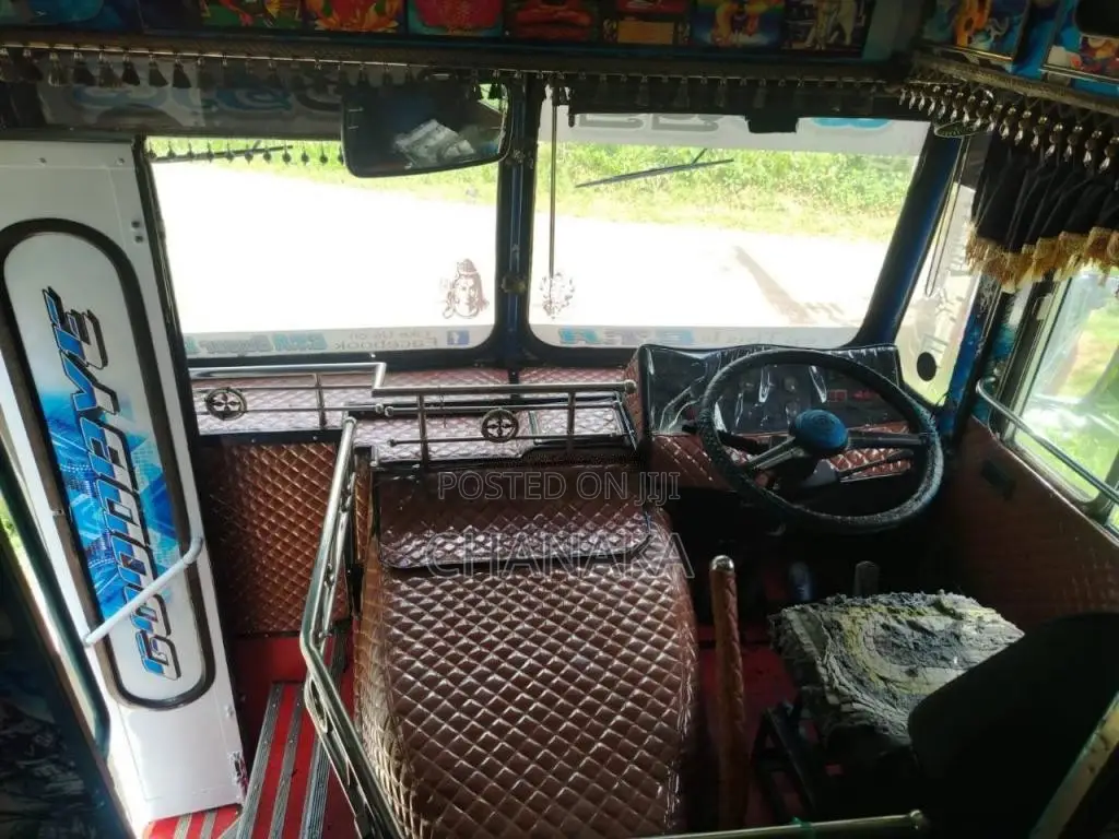 Ashok-Leyland Viking 2013 Bus (Used)