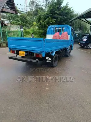 Isuzu NKR ELF 1992 Lorry (Used)