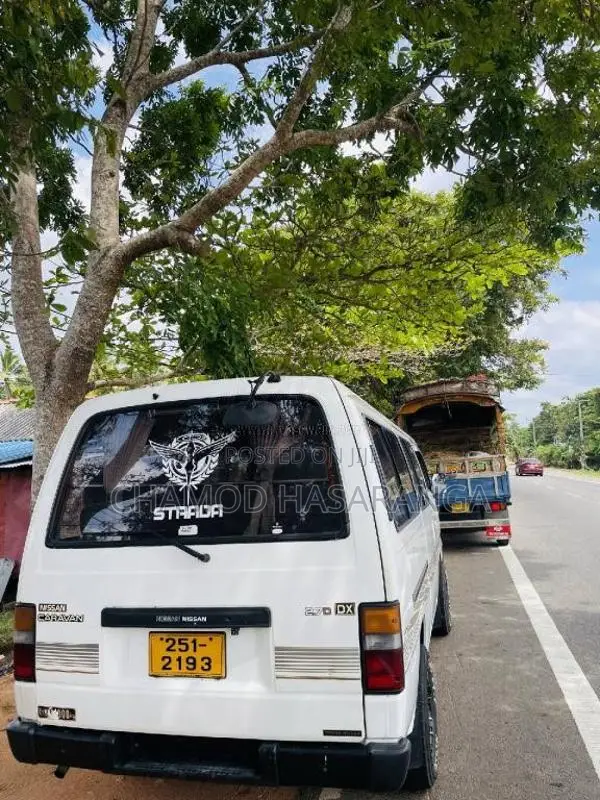 Nissan Caravan 1993 Van (Used)