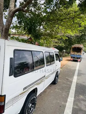 Nissan Caravan 1993 Van (Used)