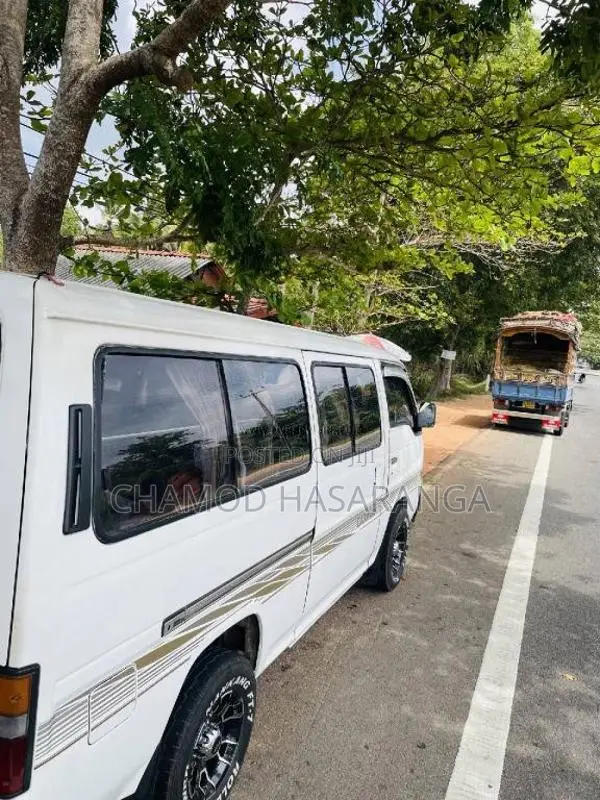 Nissan Caravan 1993 Van (Used)