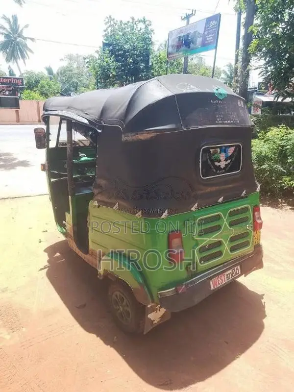 Bajaj 2 Stroke 2005 Three Wheel (Used)