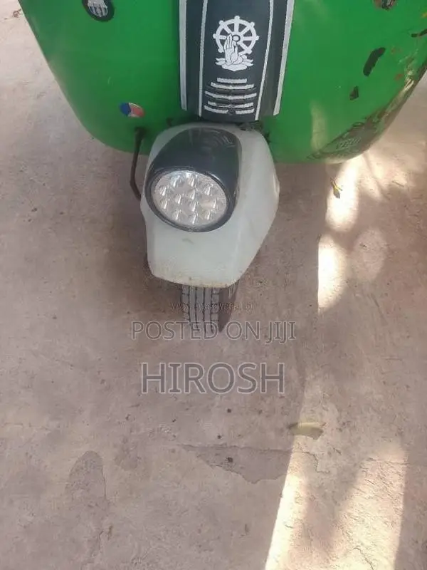 Bajaj 2 Stroke 2005 Three Wheel (Used)