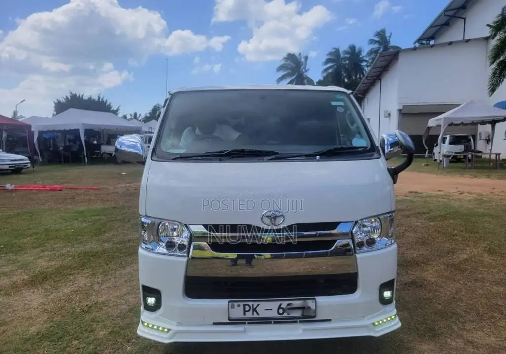 Toyota KDH 2014 Van (Used)