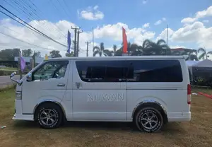 Toyota KDH 2014 Van (Used)