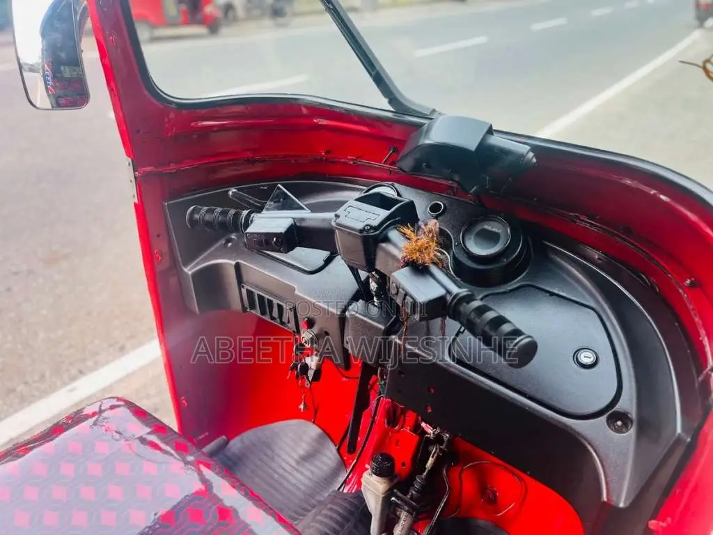 Bajaj 4 Stroke 2011 Three Wheel (Used)