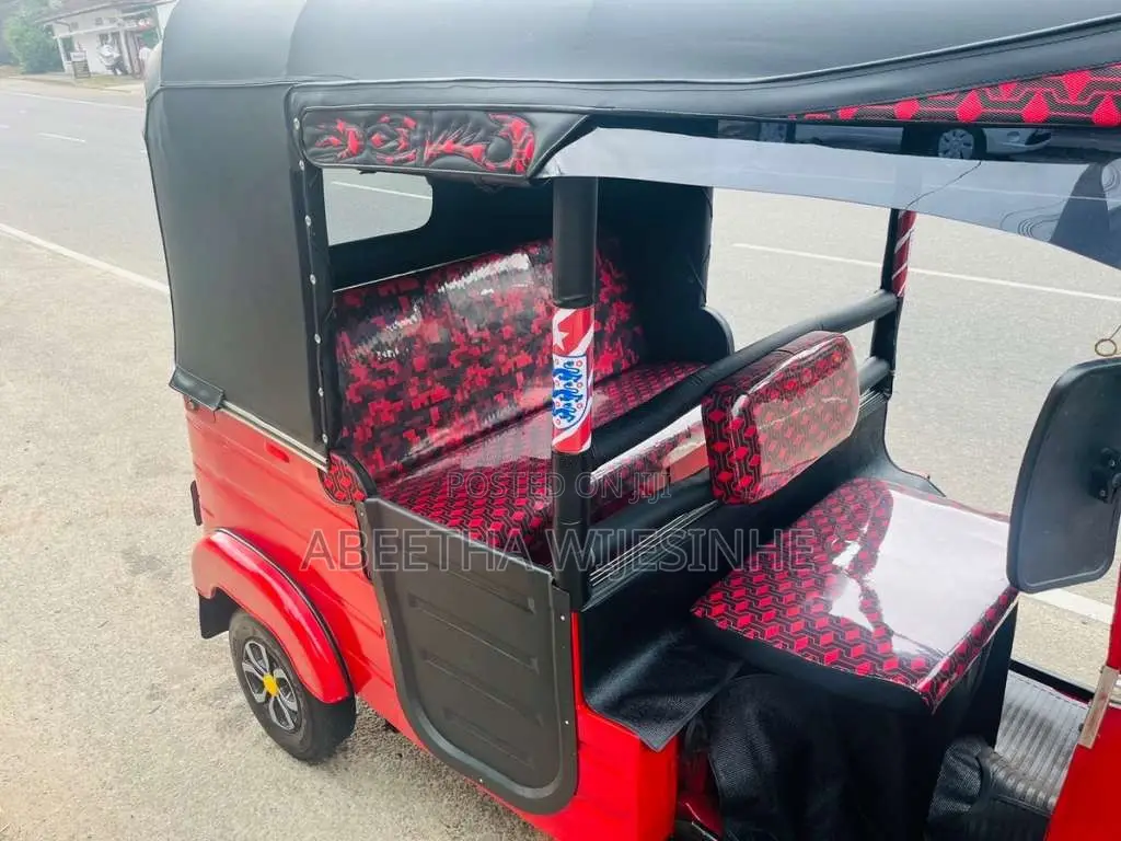 Bajaj 4 Stroke 2011 Three Wheel (Used)