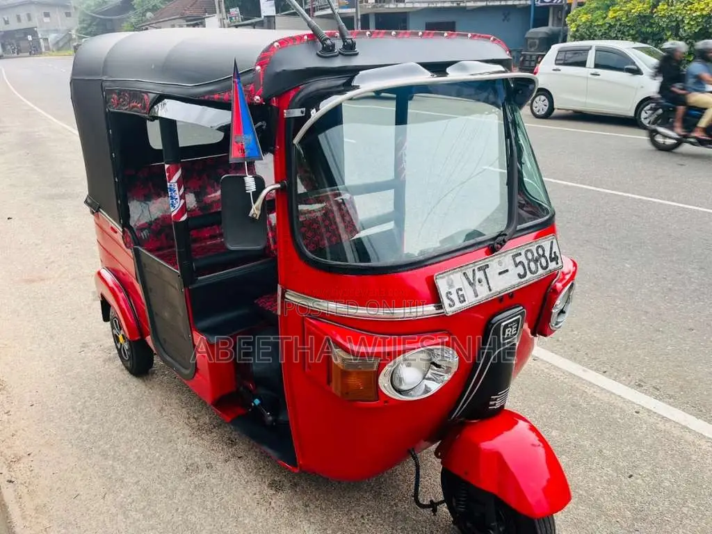 Bajaj 4 Stroke 2011 Three Wheel (Used)