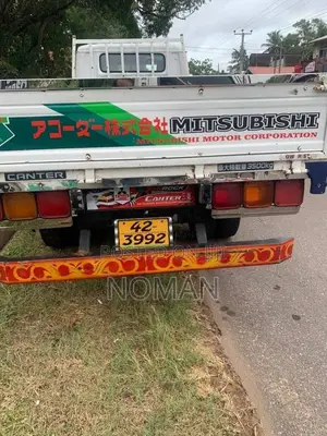 Mitsubishi Canter 1990 Lorry (Used)