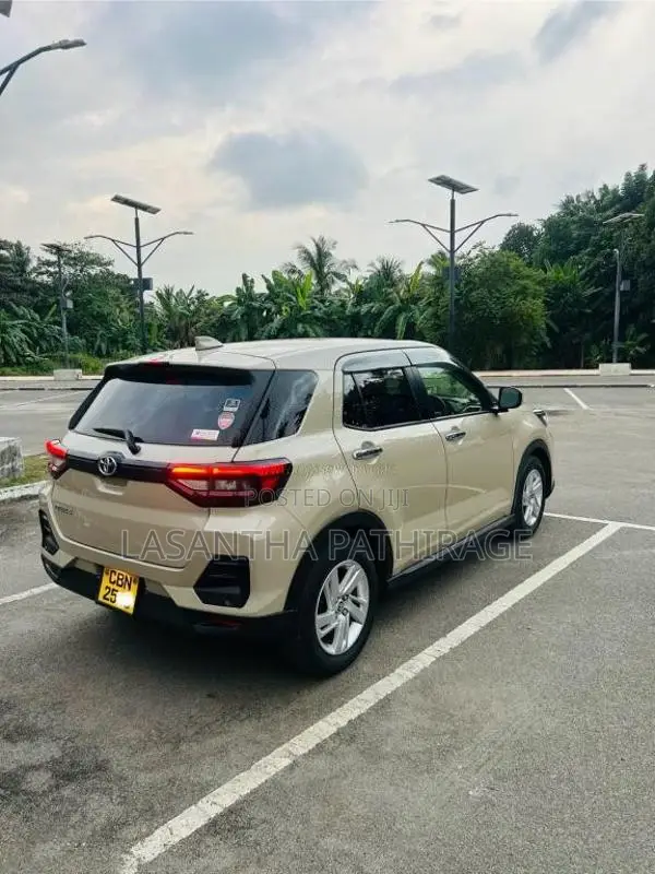 Toyota Raize 2024 SUV (Used)