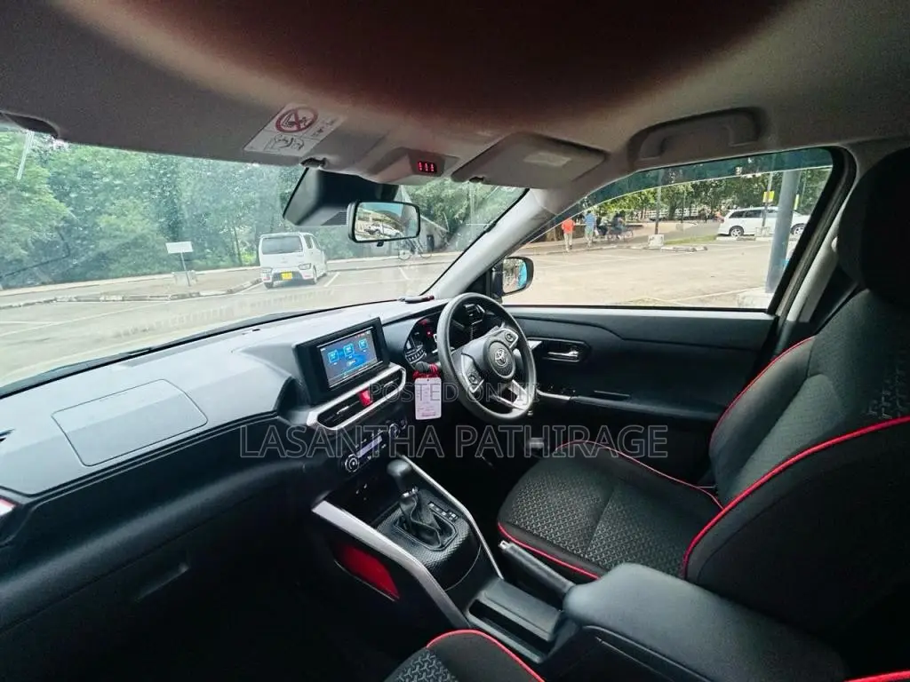 Toyota Raize 2024 SUV (Used)