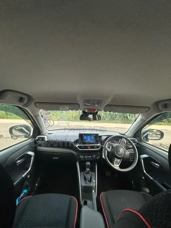 Toyota Raize 2024 SUV (Used)