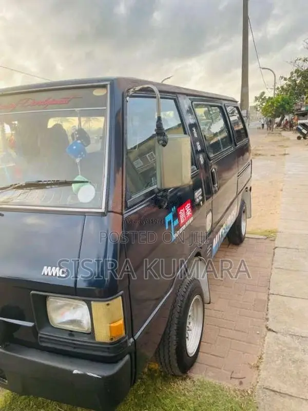 Mitsubishi L300 1982 Van (Used)