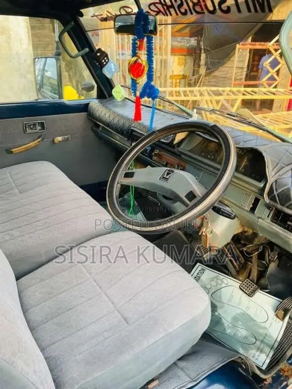 Mitsubishi L300 1982 Van (Used)