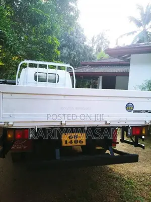 Isuzu ELF 1992 Lorry (Used)